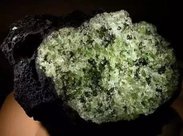 玩玉人的五个特征,玩玉之人最深度解析