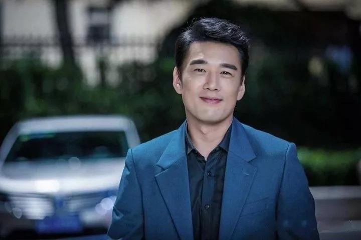 中韩帅哥pk,中韩男神合集