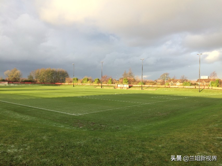 利物浦青训参观,到英国看一场英超