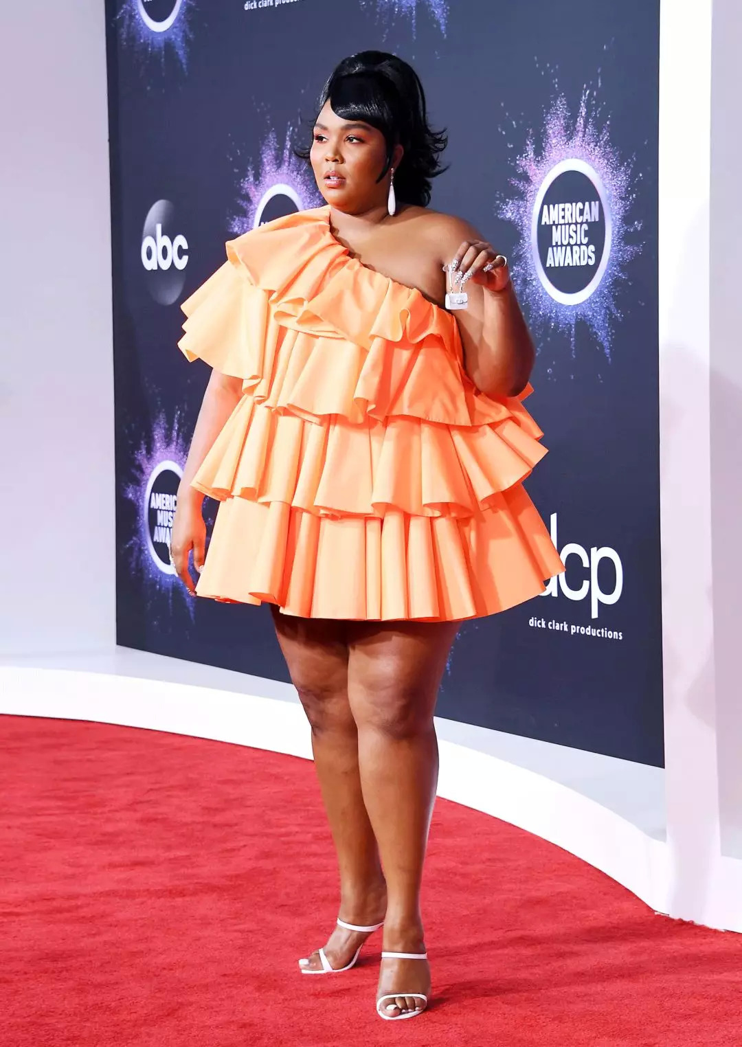 我的胸，我的手指，我的脚腕……都需要一只包包