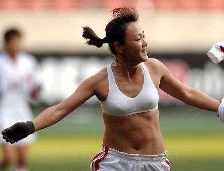 女足球员脱衣庆祝,女足队员脱衣庆祝