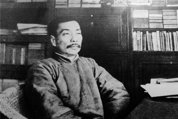大约孔乙己的确死了——这一个病句，是鲁迅的笔误还是有意为之？