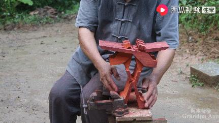 李子柒田园生活的魅力在哪里,当李子柒看到了不一样的田园生活