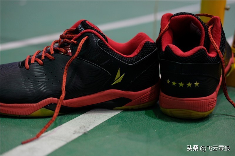 中羽高评分的羽毛球鞋,羽毛球鞋初学者推荐评测