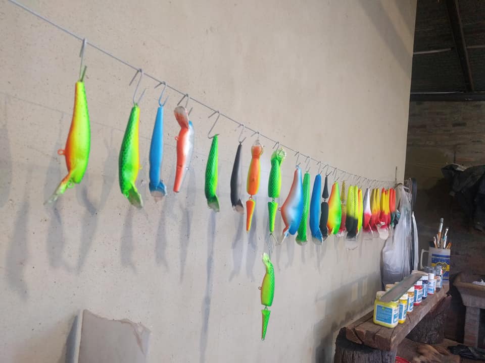 路亚钓鱼穷三代,路亚如何做假饵