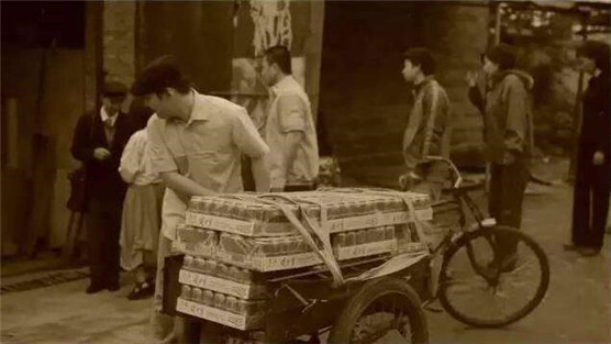 健力宝创始人李经纬大败局,健力宝创始人李经纬追悼会