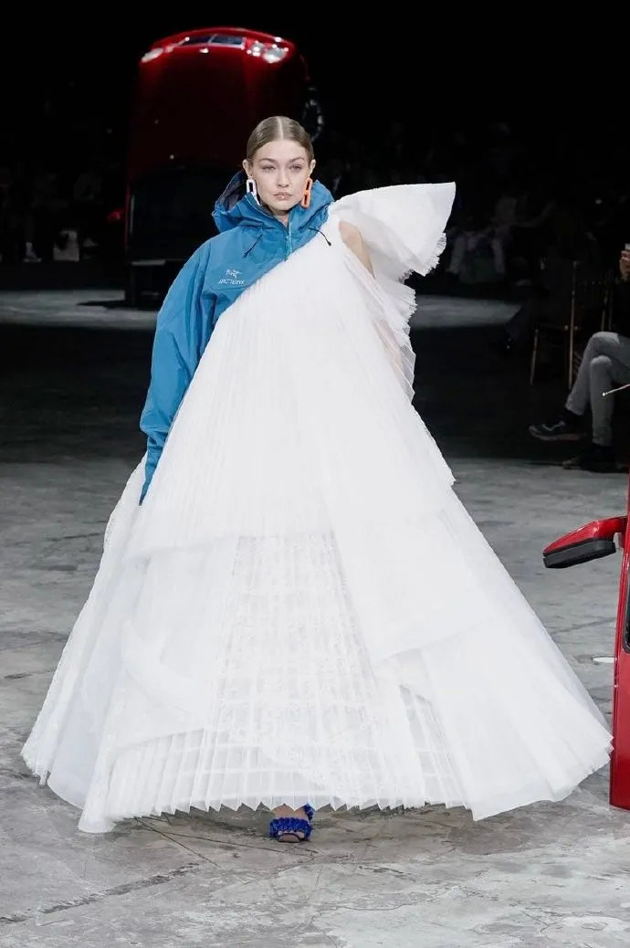 始祖鸟offwhite秀,offwhite主理人始祖鸟