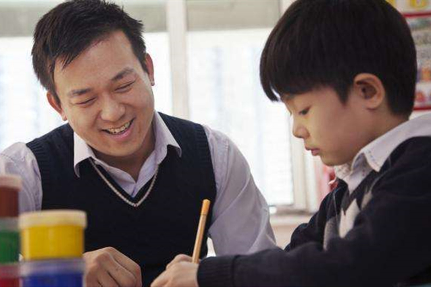 陪读是为了孩子独立学习，为何你陪读越多独立越少？方法用错了