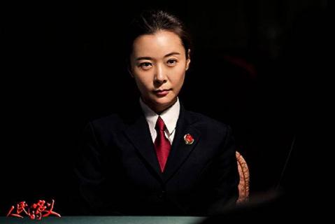 被医生告知活不过五十岁,被医生判定终身无法站立