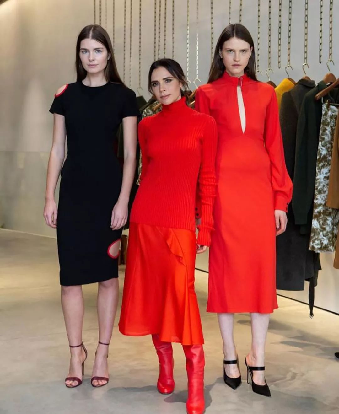 贝克汉姆夫妇重穿结婚礼服,贝克汉姆跟贝嫂出席活动