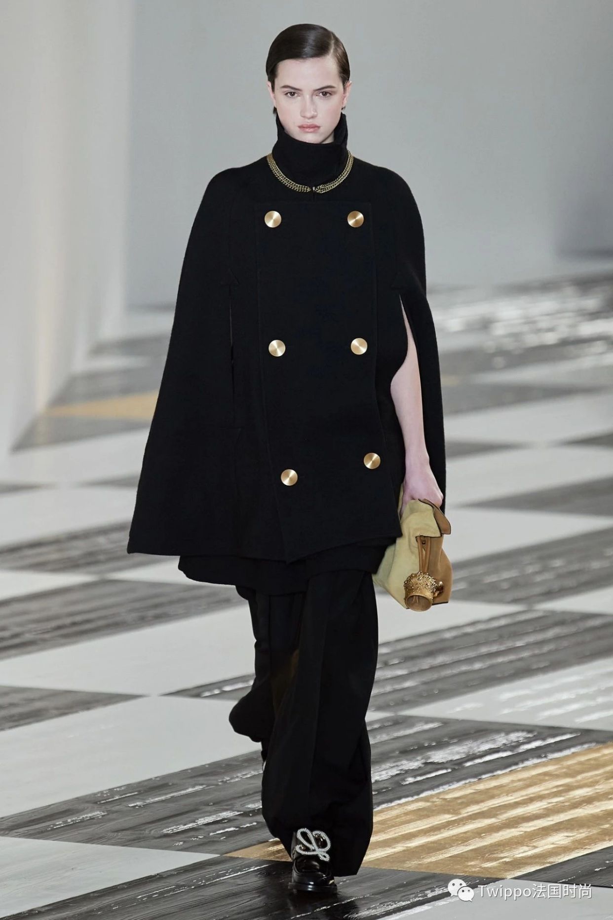 2020秋冬巴黎时装周givenchy秀场 (jacquemus 2020巴黎时装周秀场)