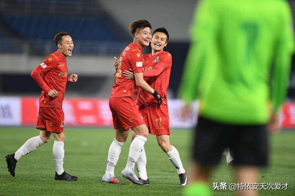 北京足球历任球员,北京球员打野球