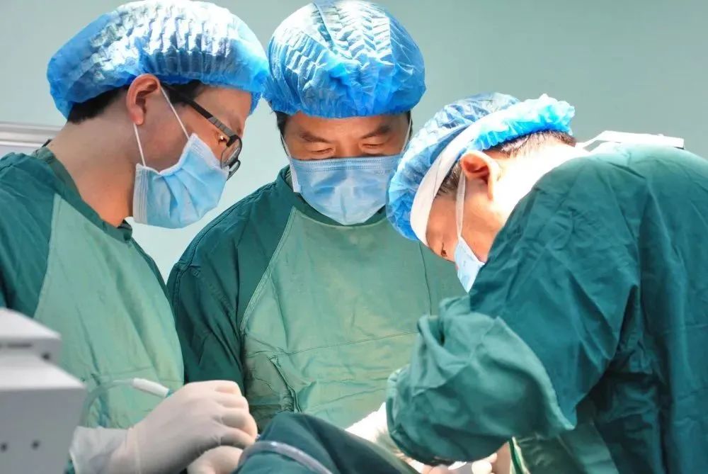 80岁老人肺栓塞抢救,生死一线接力抢救挽回患者生命