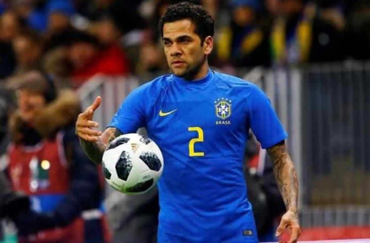 世界第一右边锋足球,世界第一右边锋2019