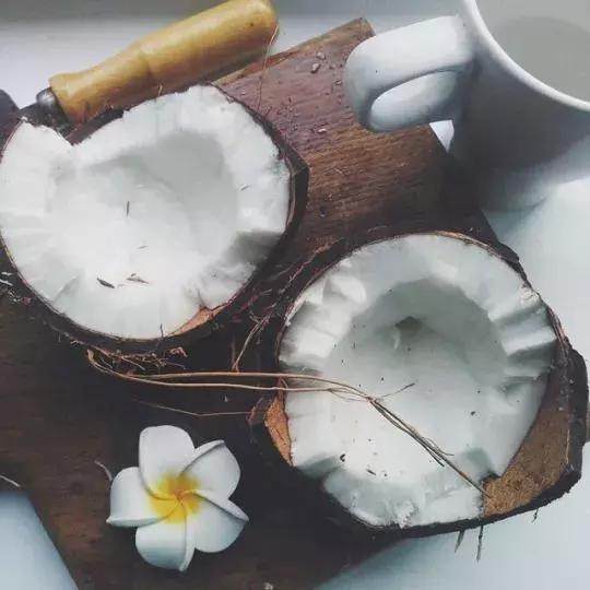 过期椰子油的六大妙用,椰子油能用于煎炸吗