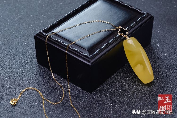 蜜蜡链子配蜜蜡锁骨链,天珠锁骨链和蜜蜡锁骨链哪个好看