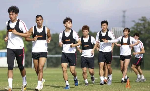 真有面！FIFA愿为中超+中甲增设转会窗口，天海做梦都会笑醒？