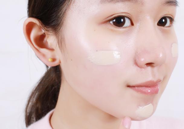 化妆先抹防晒还是先抹bb霜,化妆时先涂隔离霜还是先涂防晒霜