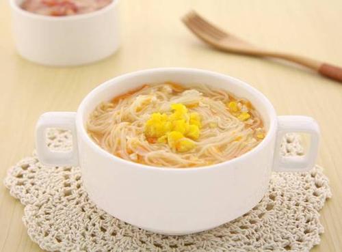 宝宝6个月了，该添加辅食了，那么具体该怎么做呢？关注四方面