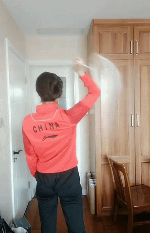 学会这个动作传球零失误,学会这个招式让你快攻只想单打