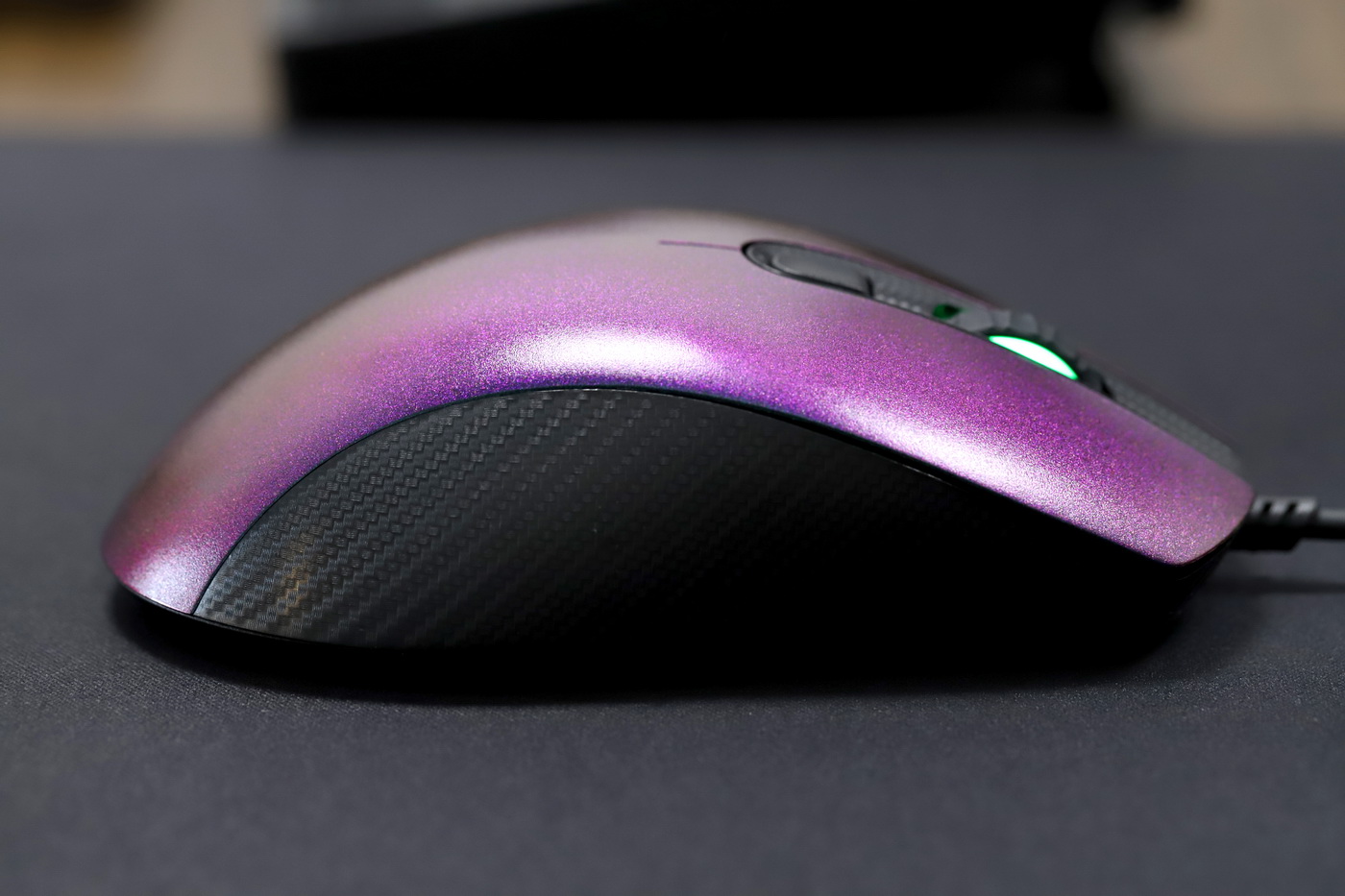 生物转色+轻量化，QPAD推出DX-30E碳贝版电竞鼠标