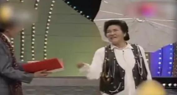 赵丽蓉最后一次登台背后的故事,赵丽蓉出演过多少小品