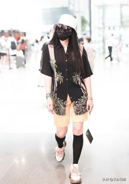 钟丽缇变身女汉子,钟丽缇薄纱内搭