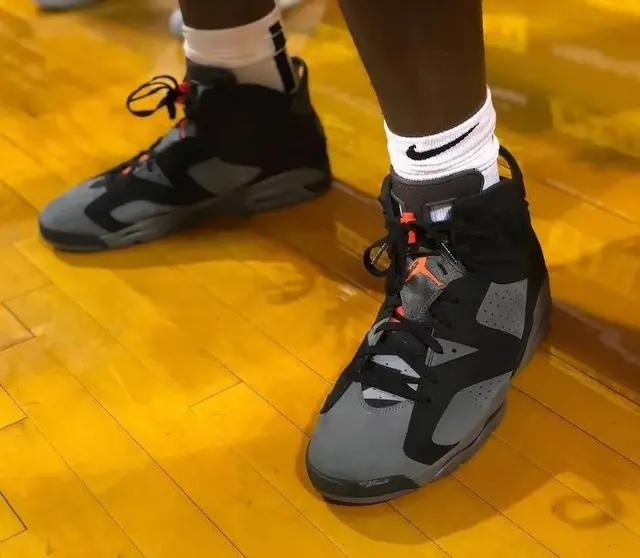 新状元AJ品位满分！不在绿茵场战斗也能追星，选这款鞋挺有深意