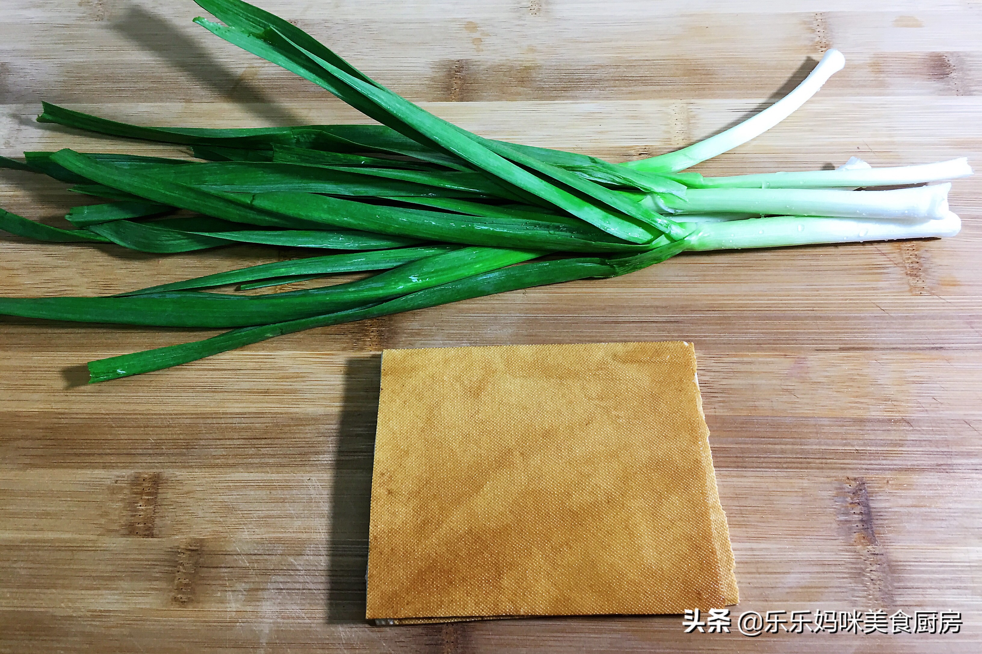 炒豆干放姜,炒豆干怎么炒才不发黑又好吃