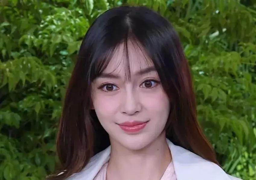 杨颖眼大,杨颖的眼睛瞪大了为什么好看