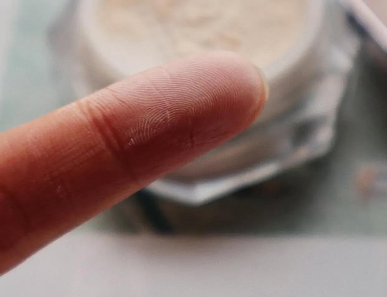 nars透蜜粉和玫珂菲散粉测评,nars定妆粉和散粉哪个好用