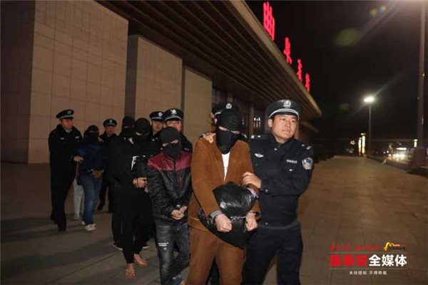 qq被骗400没成功可以抓他吗,qq被人克隆了