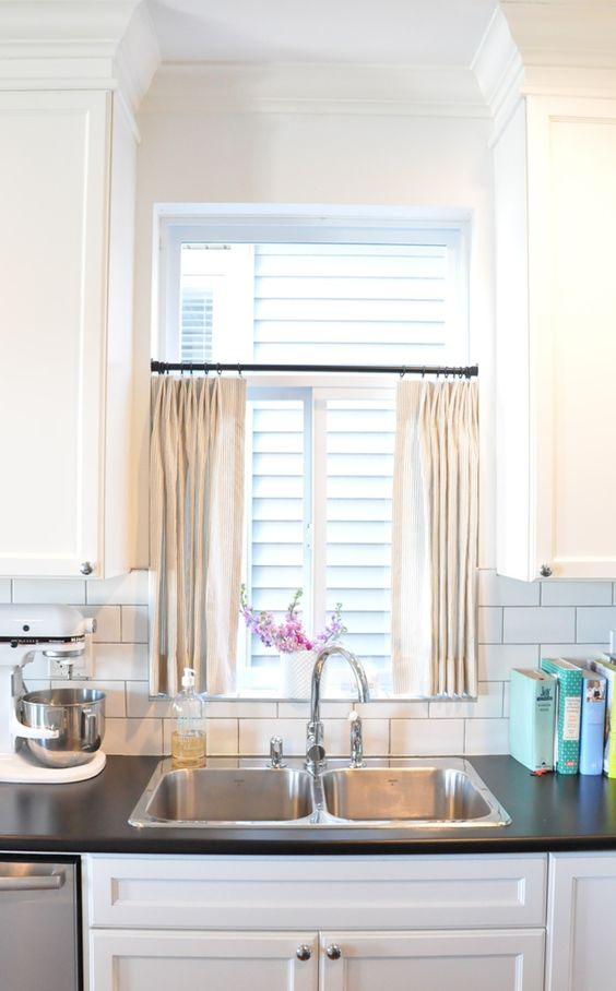 窗户两边装窗帘,窗户安装窗帘布双轮好还是单轮好