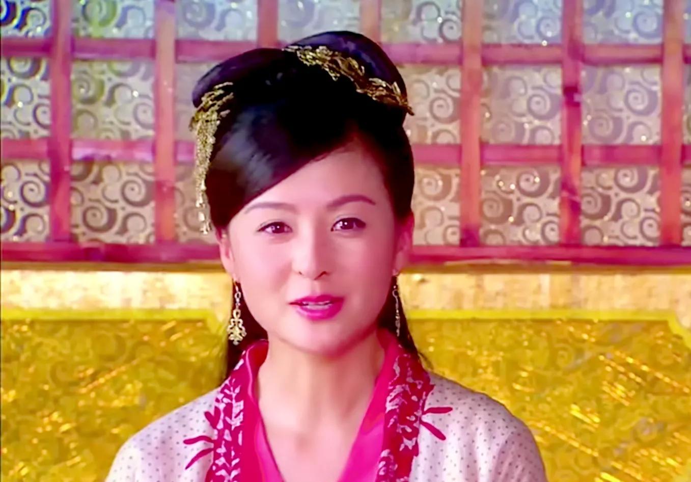 追鱼传奇：金牡丹一心想成为太子妃，却不谨慎错失，最终作茧自缚