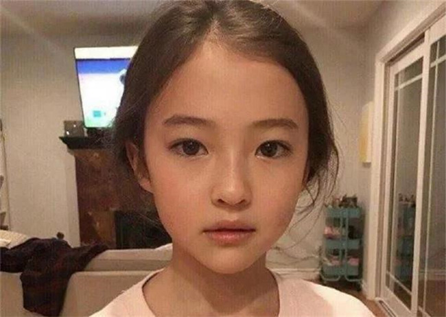小孩子越长大越好看,女儿长大变好看