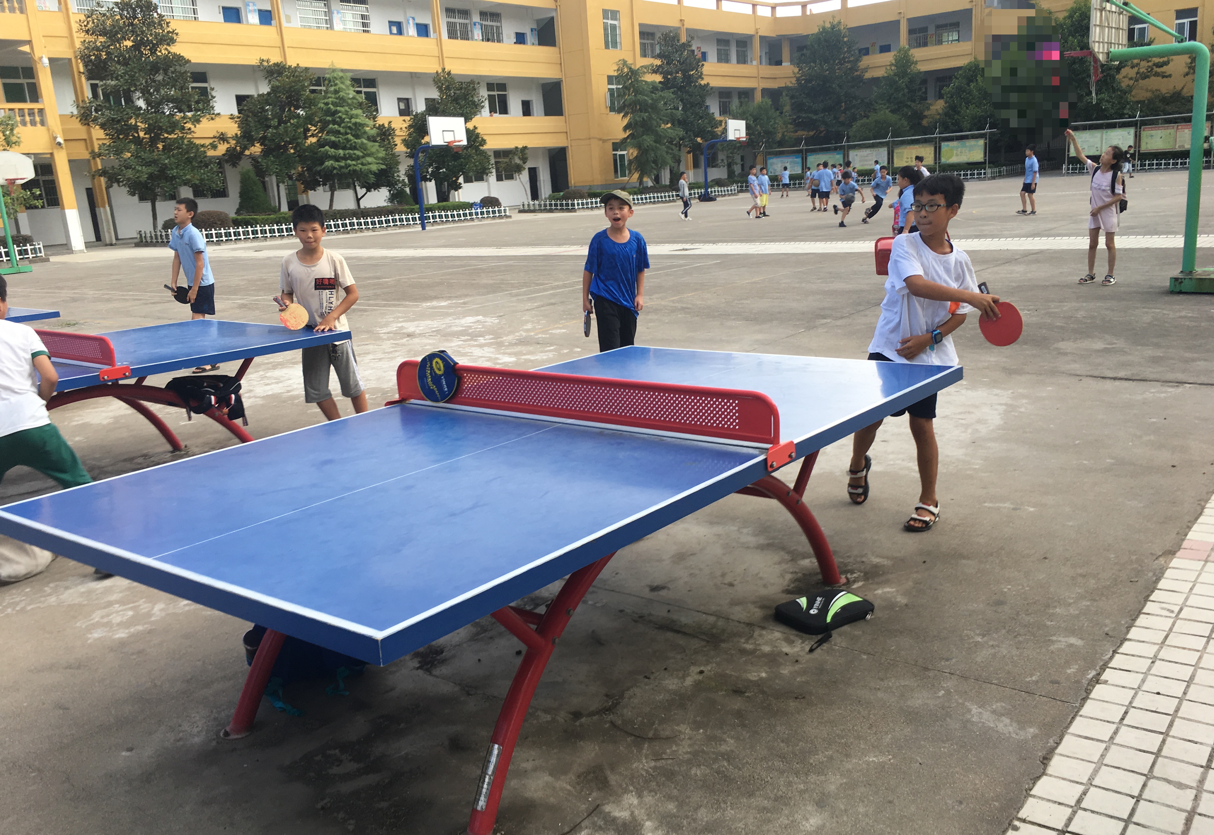 体育课突然受伤怎么解决,学生如何避免体育课意外伤害