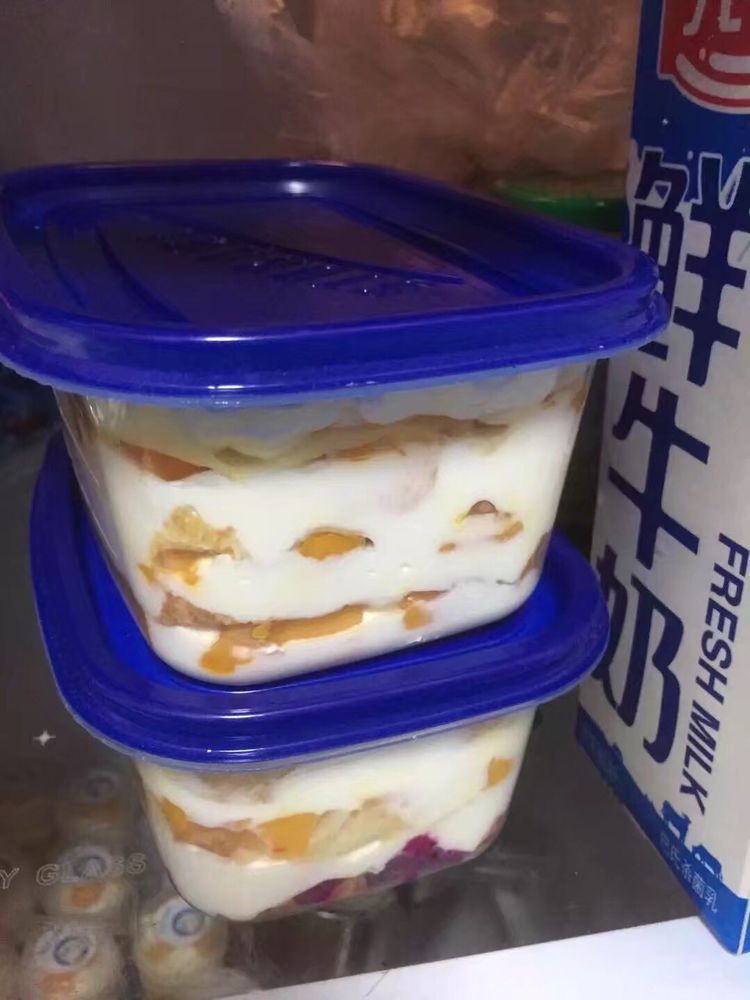 我陪女儿做烘焙年入20万女儿上了报我也成网红