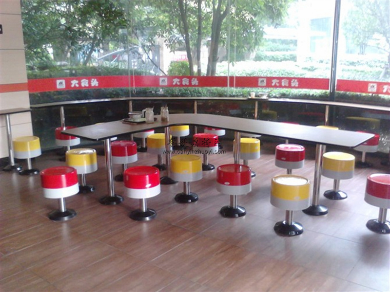 餐馆桌椅选购,小餐厅餐桌椅摆放