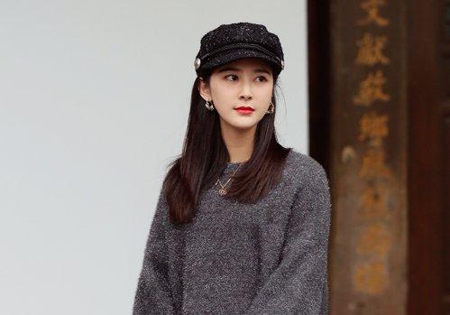 看着卷发就头疼？赶紧去美发店做离子烫，轻松摆脱自然卷