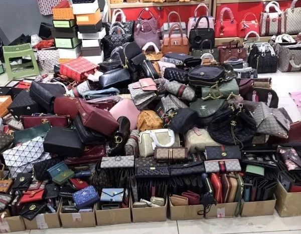 年交易额在百亿元以上的批发市场,最大的假包市场在哪里