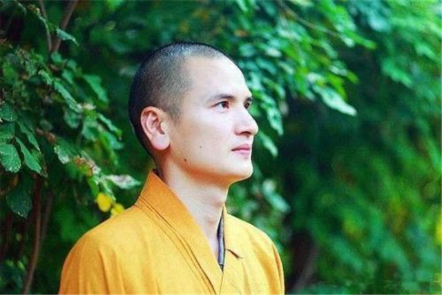 记录最帅和尚释明心生活,80后和尚出家释明心