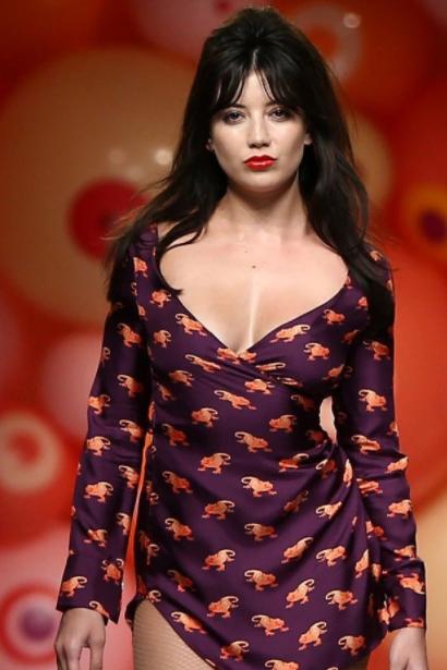 凯特摩丝否认曾遭德普家暴,凯特摩丝19岁采访