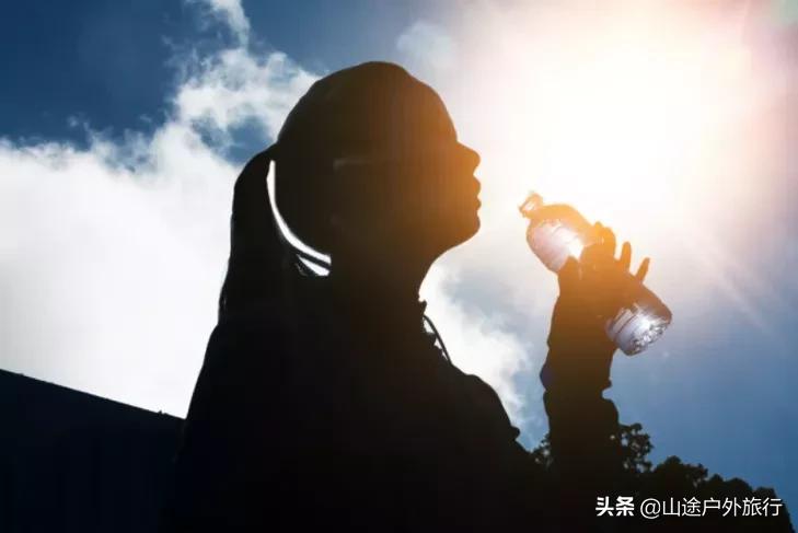 户外爬山三大忌讳,户外有风险爬山需谨慎量力而行