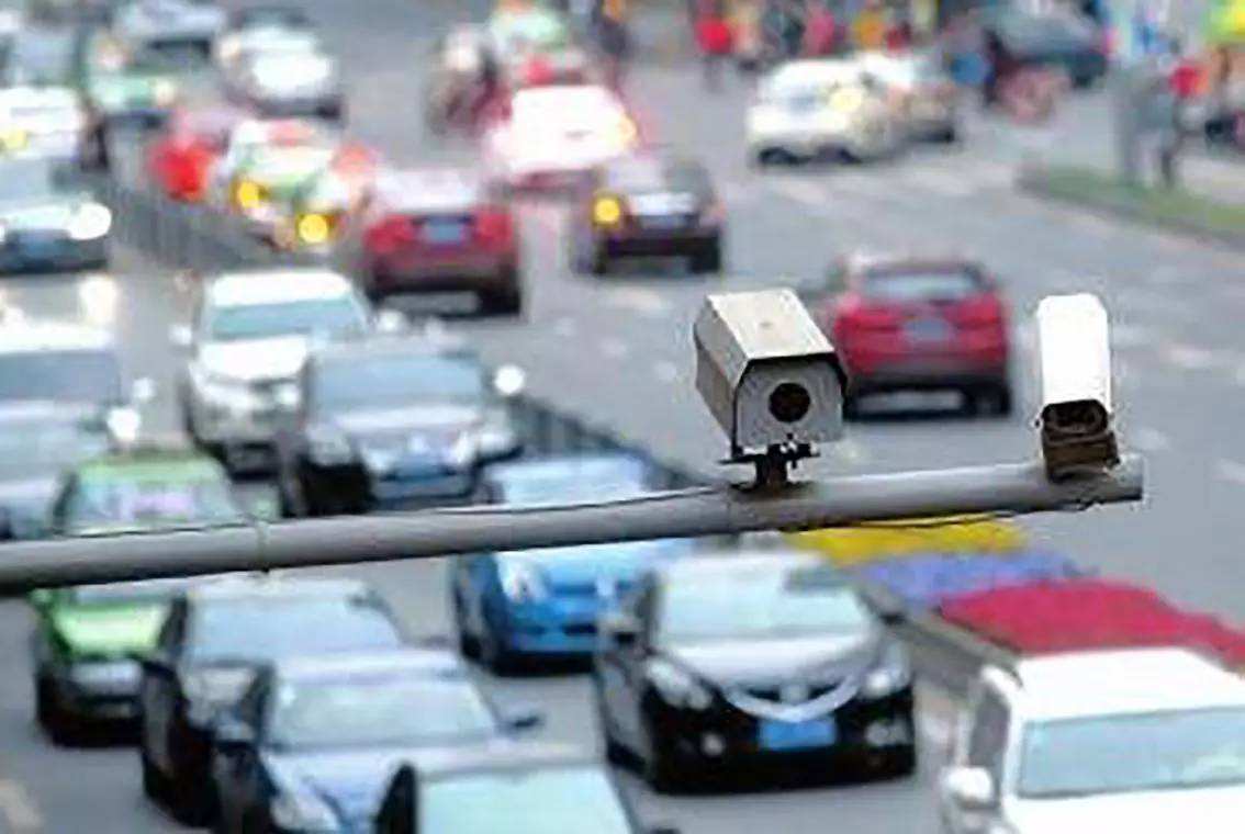 新手误闯红灯但没继续行驶怎么办,新手不谨慎闯了2个红灯什么后果