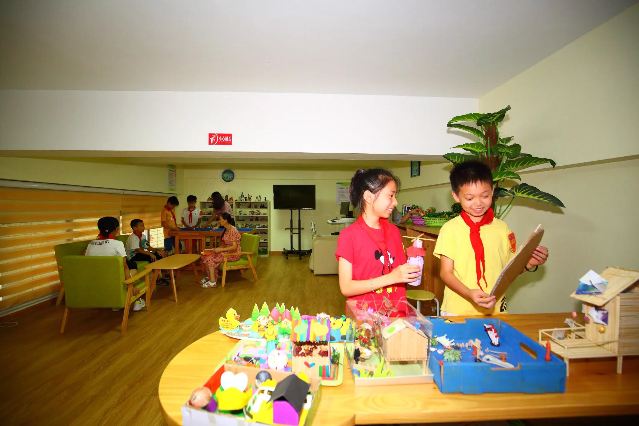 昇文小学校长王岩英：向阳花开，自在绽放