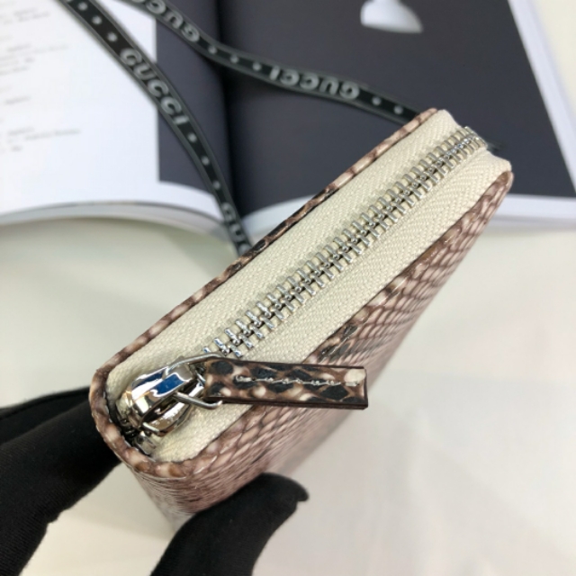 男生裸睡该不该穿短裤,晚上睡觉该不该穿文胸