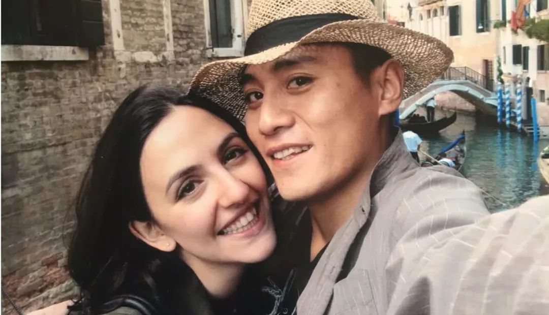 刘烨结婚请了哪些明星,除了张伟丽还有哪些女的为国争光
