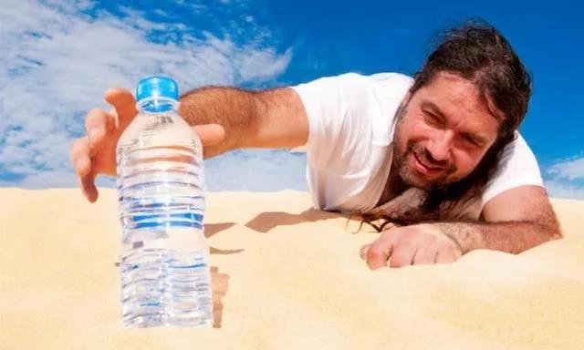 人在沙漠中迷路后怎么办,在沙漠里迷路该如何走出去