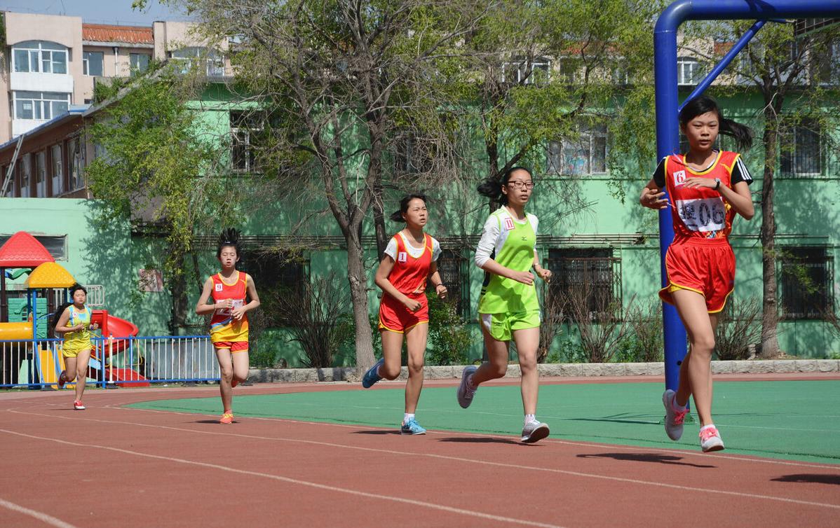 大学生体测1500米跑步技巧,跑步体测小窍门有哪些