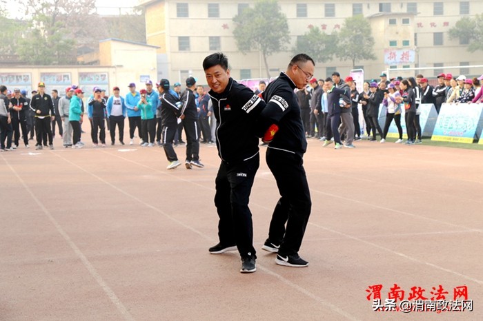 大荔法院参加县直属机关工委第三届*党**务干部健身运动会喜获佳绩（图）